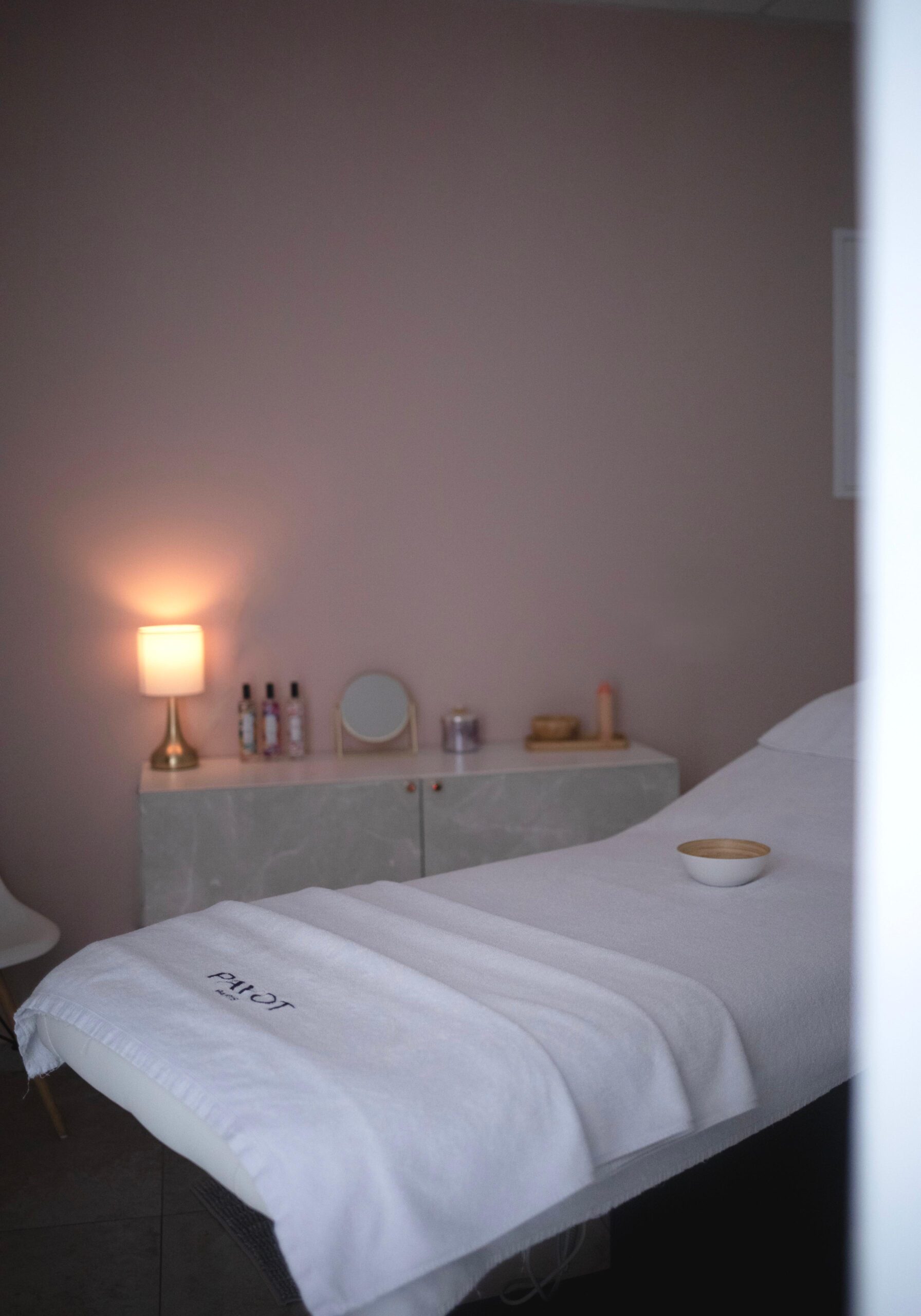 a306c3f6-f668-498c-9171-03f595f7aed1 cabines massage aurore beaute